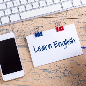 Jak uczyć się angielskiego za pomocą filmów i seriali: polecenia i lista zasobów internetowych