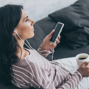 Czy muzyka pomaga w przyswajaniu wiedzy? Jaka jest najlepsza muzyka do nauki?