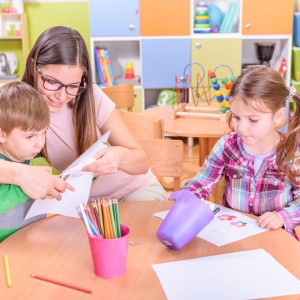 Zajęcia plastyczne dla dzieci - jakie prace plastyczne robić z dziećmi?