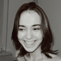 Yana H.